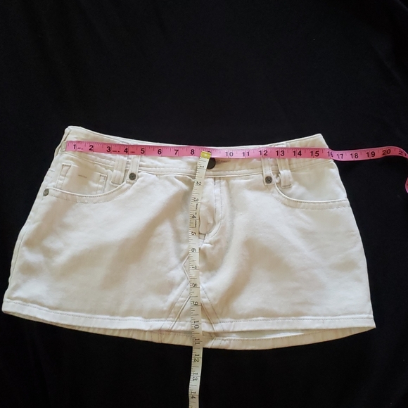 VINTAGE White Roxie Jean's Mini Skirt Size 11 - Picture 3 of 8